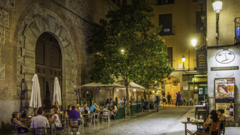 Fin de semana de ocio en Madrid: Piscina y fiestas populares nocturnas